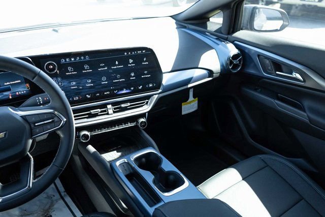 New 2026 Chevrolet Equinox EV LT FWD image 18
