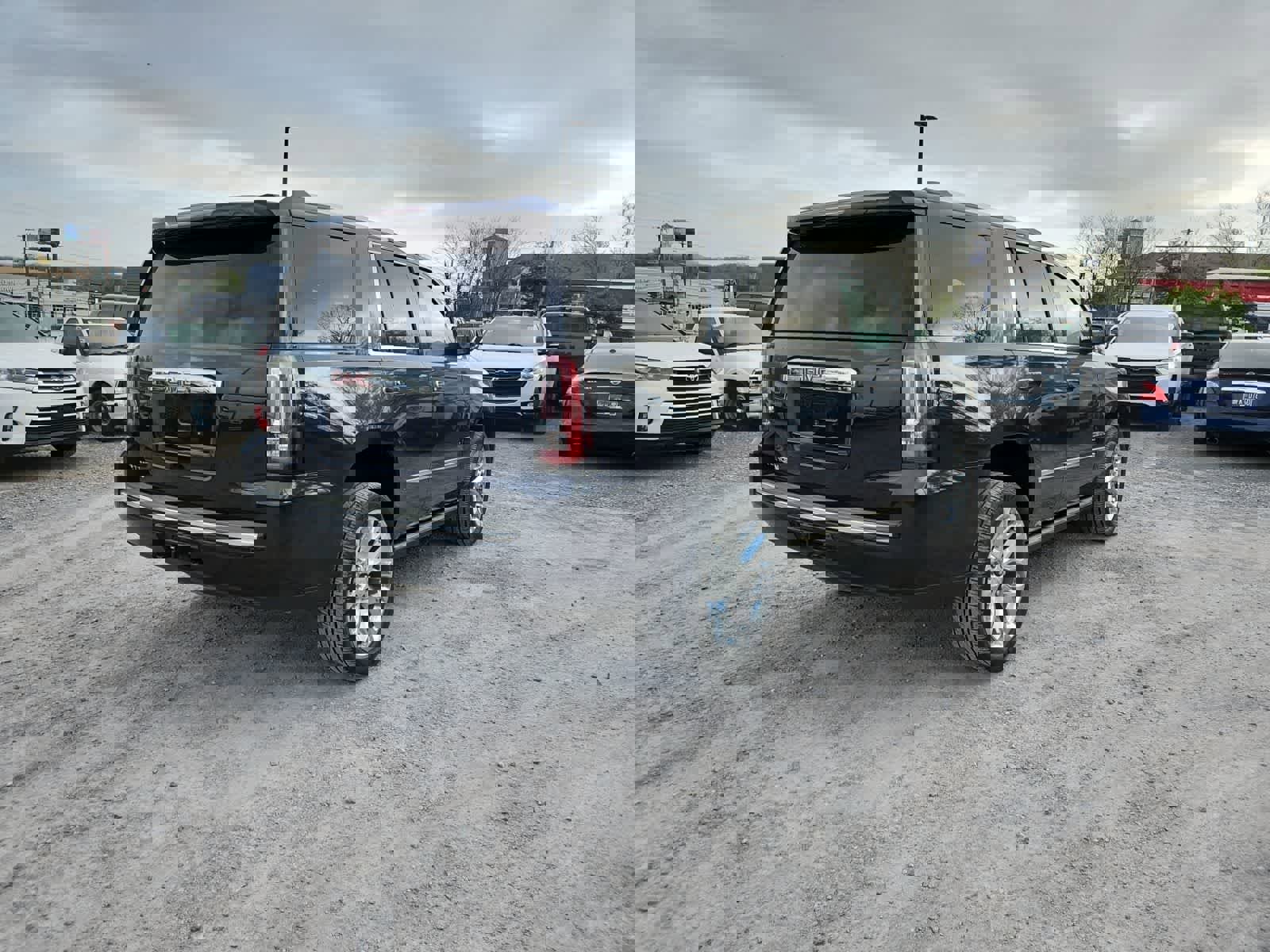 Used 2017 GMC Yukon Denali w/ Open Road Package image 5