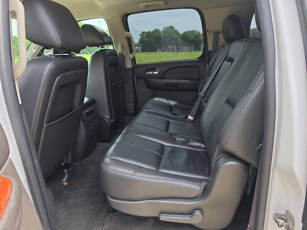 Used 2012 Chevrolet Suburban LT AWD/4WD image 11