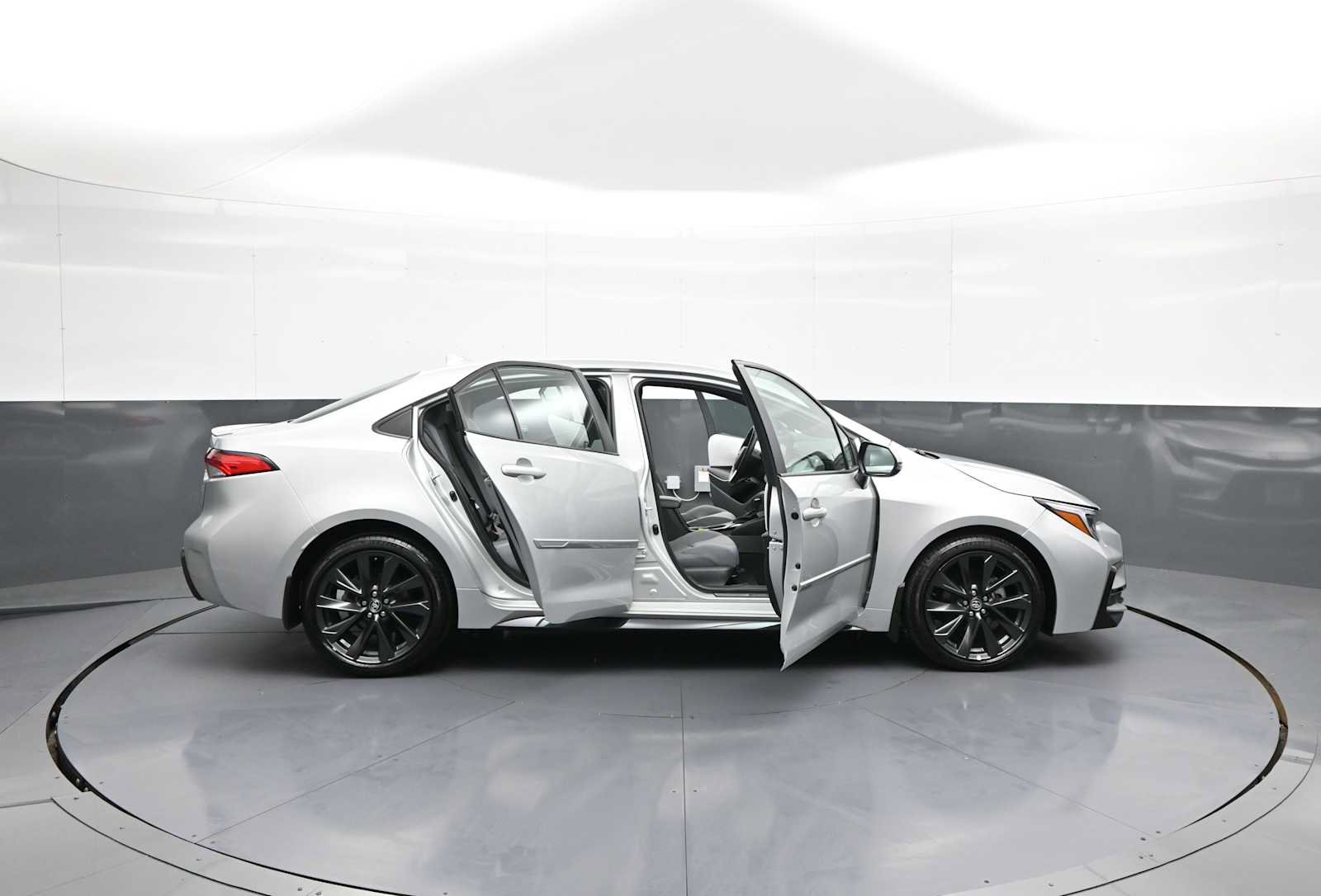 Certified 2024 Toyota Corolla SE FWD image 40