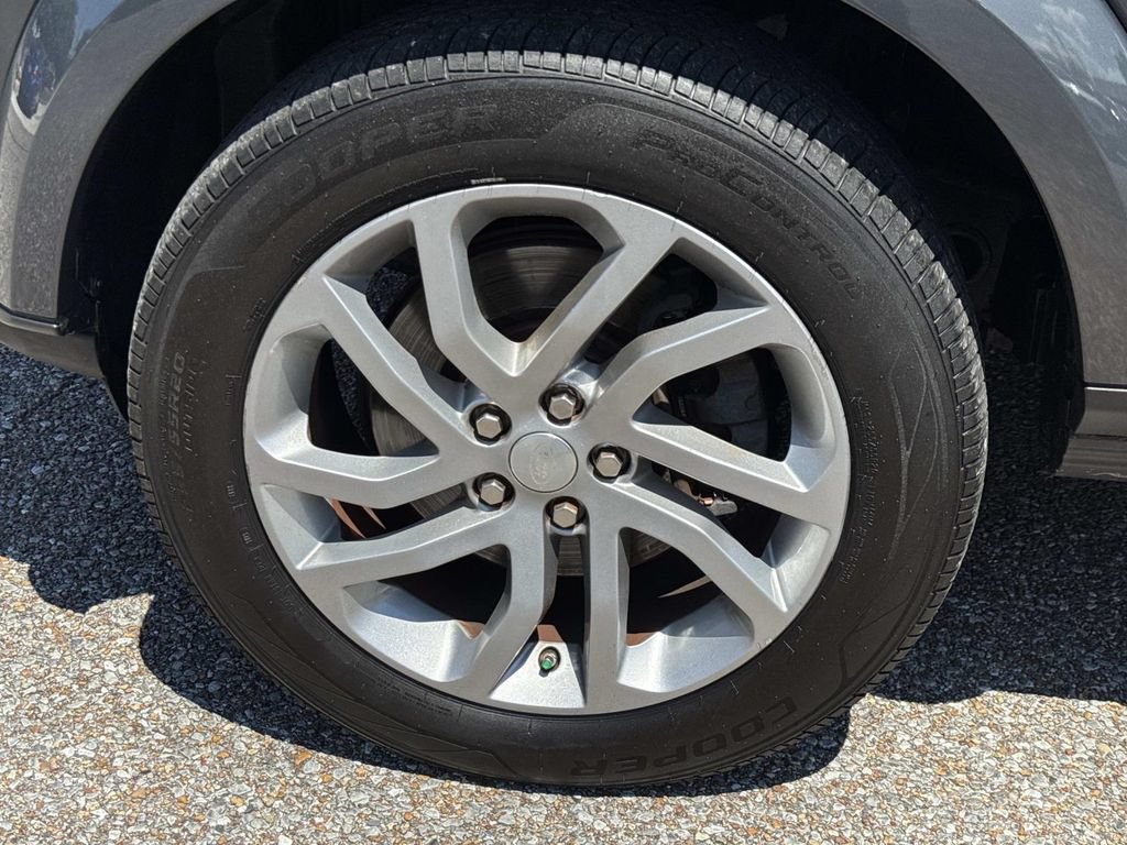 Used 2016 Land Rover LR4 HSE Silver Edition AWD/4WD image 5
