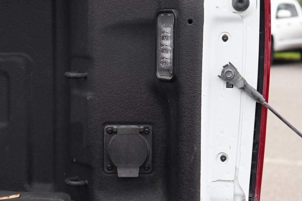 Used 2022 Chevrolet Silverado 2500 Custom w/ Custom Value Package image 9