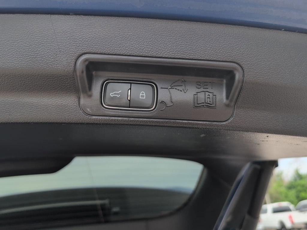 Certified 2022 Ford Explorer XLT image 14