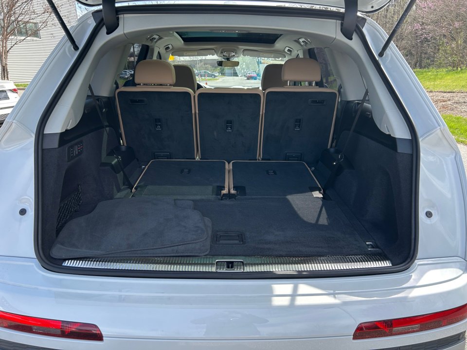 Certified 2025 Audi Q7 3.0T Premium Plus image 15
