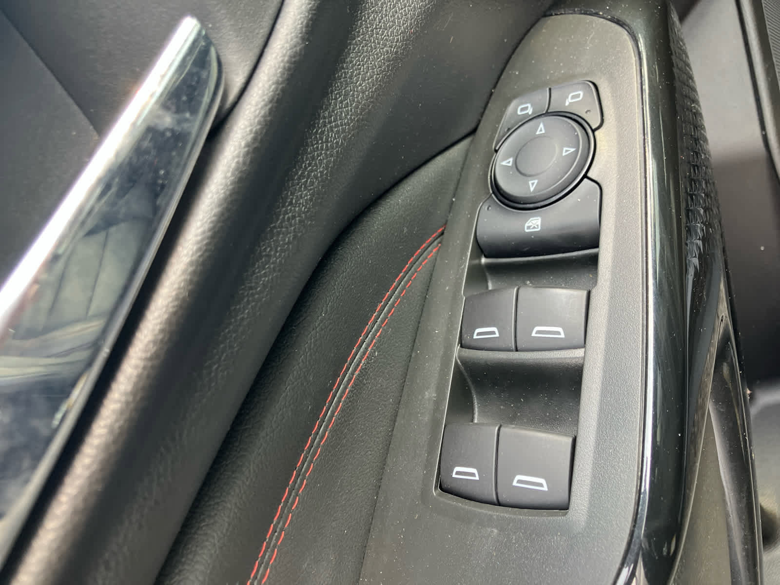 Used 2025 Chevrolet Trax RS w/ Driver Confidence Package image 11