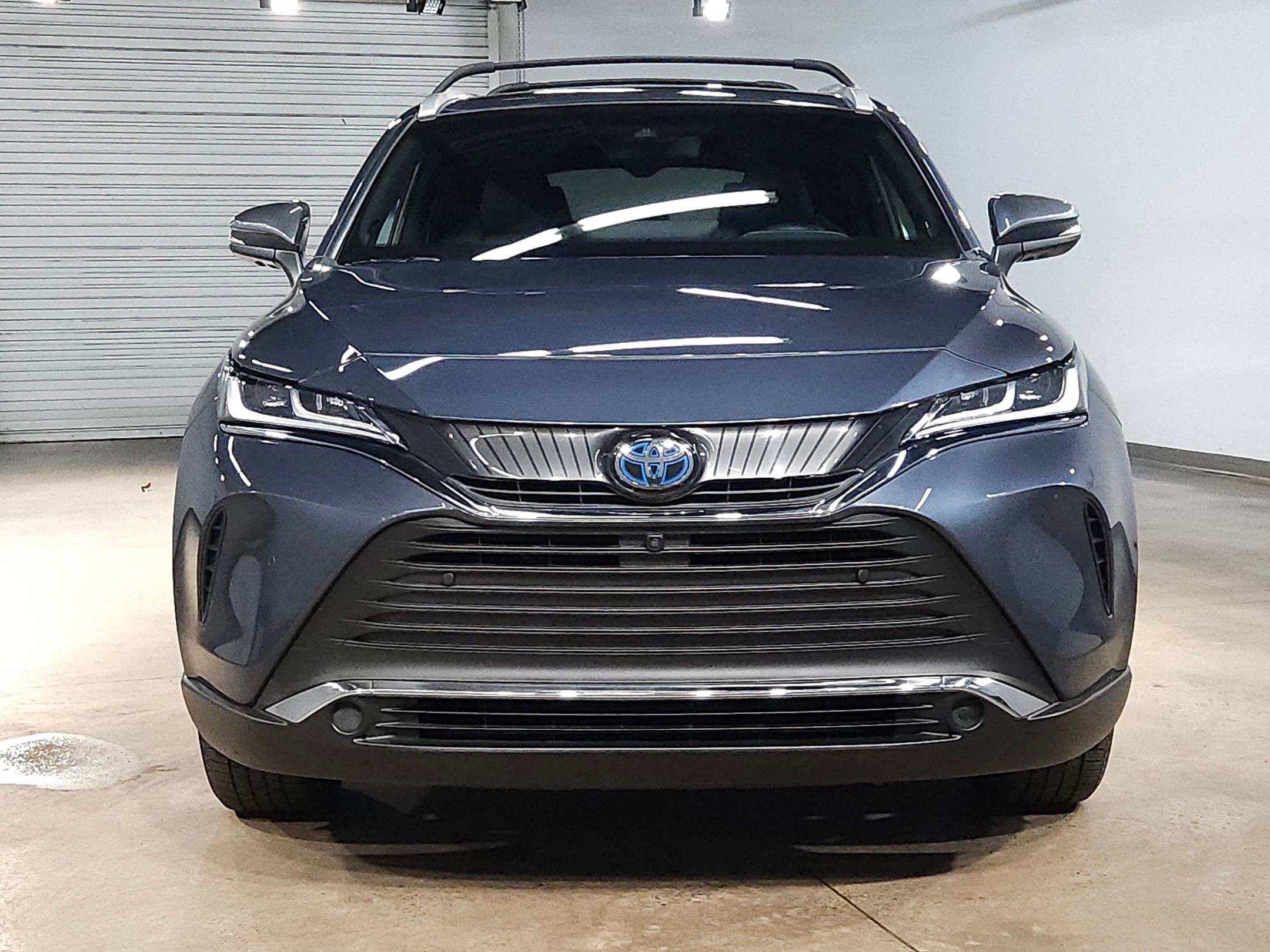Used 2021 Toyota Venza Limited AWD/4WD image 2