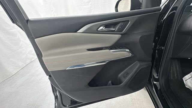 Used 2025 Chevrolet Traverse LT image 20