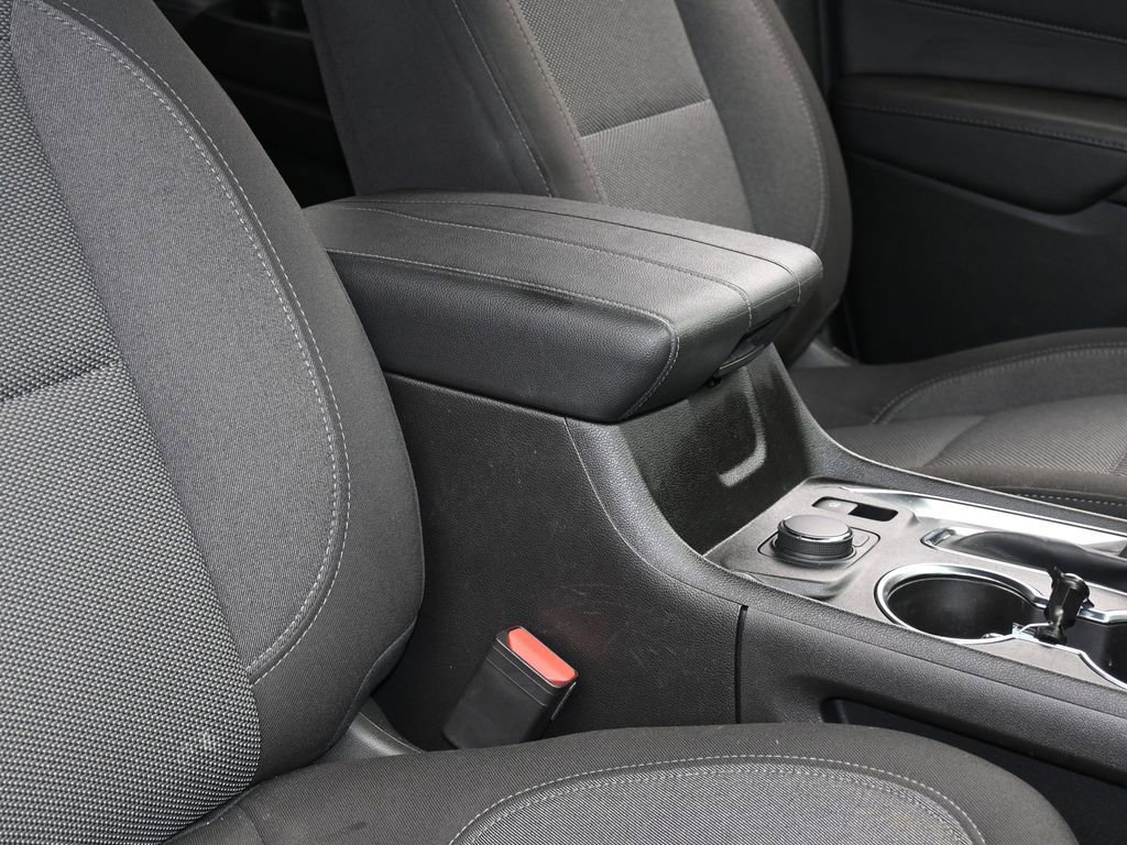 Used 2023 Chevrolet Traverse LT image 43