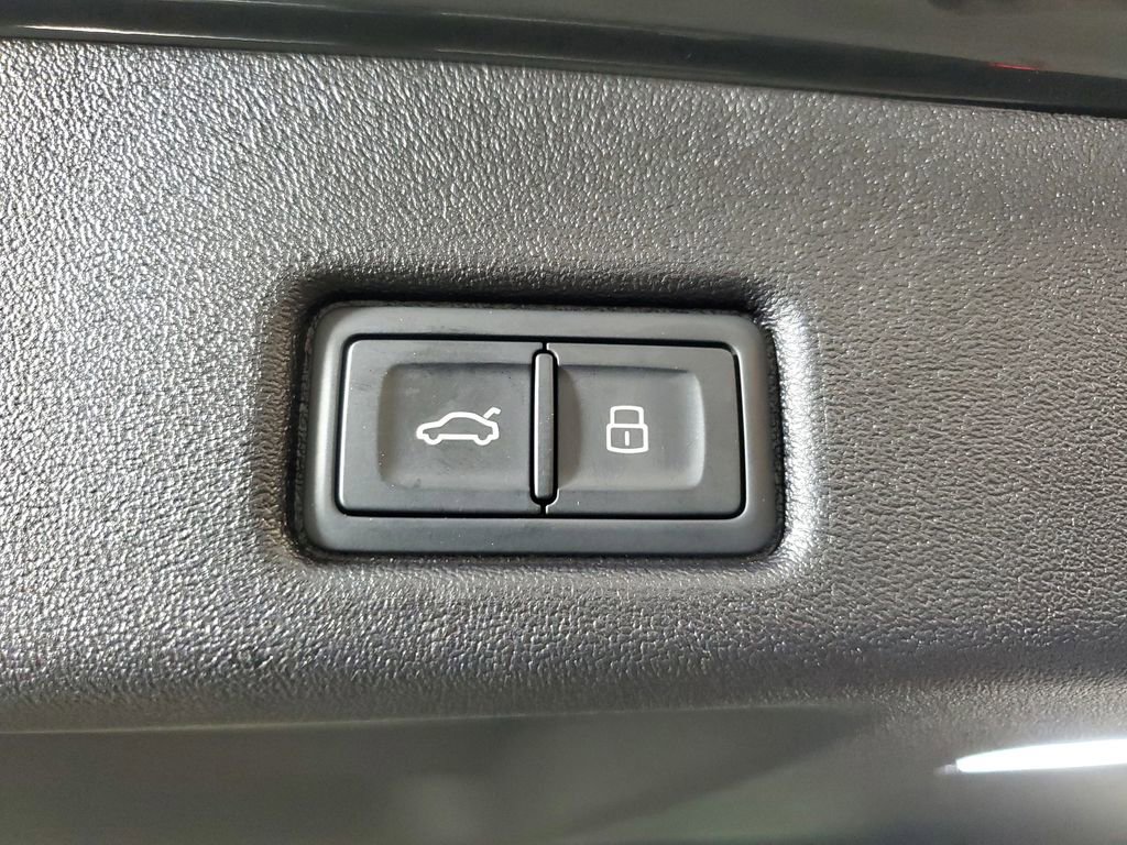 Used 2025 Audi Q5 Prestige AWD/4WD image 10