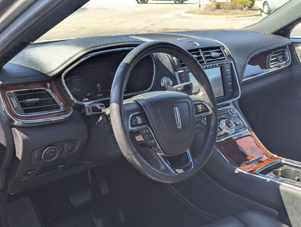 Used 2020 Lincoln Continental AWD w/ Premium Package image 9