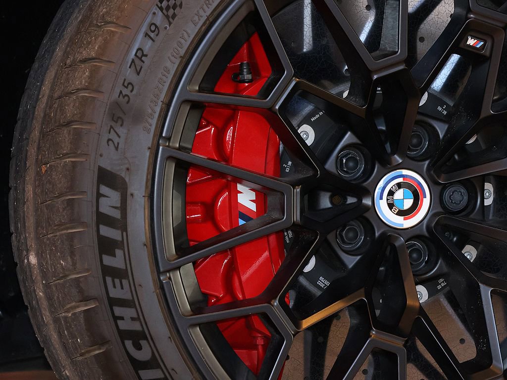 Used 2023 BMW M4 CSL image 11