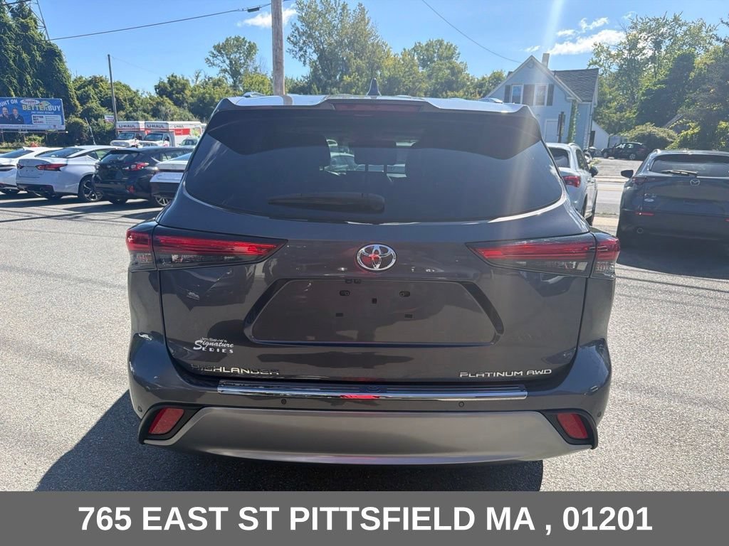 Used 2021 Toyota Highlander Platinum AWD/4WD image 6