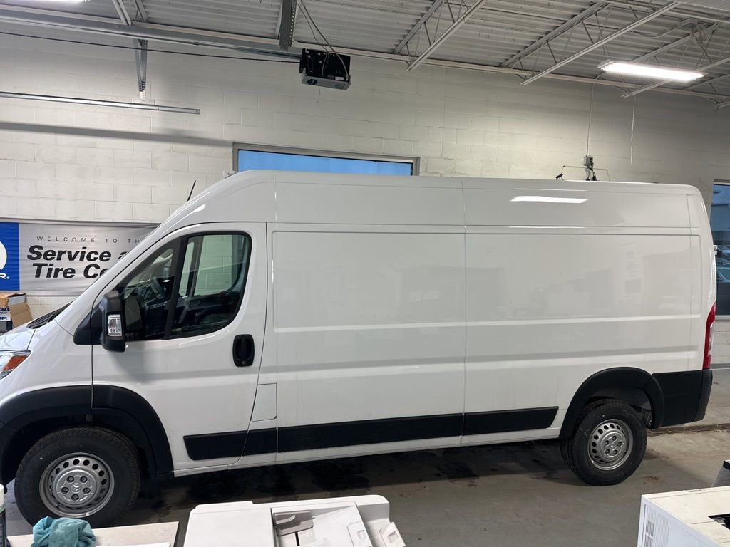 Used 2024 RAM ProMaster 2500 image 2