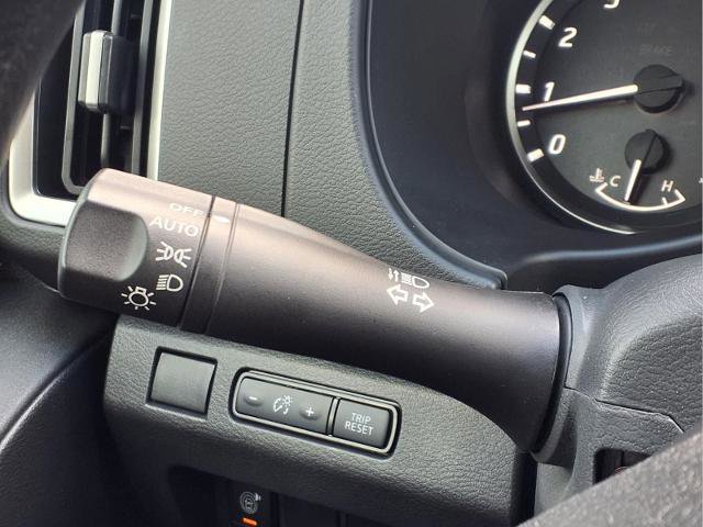 Certified 2025 Nissan Frontier SV image 24