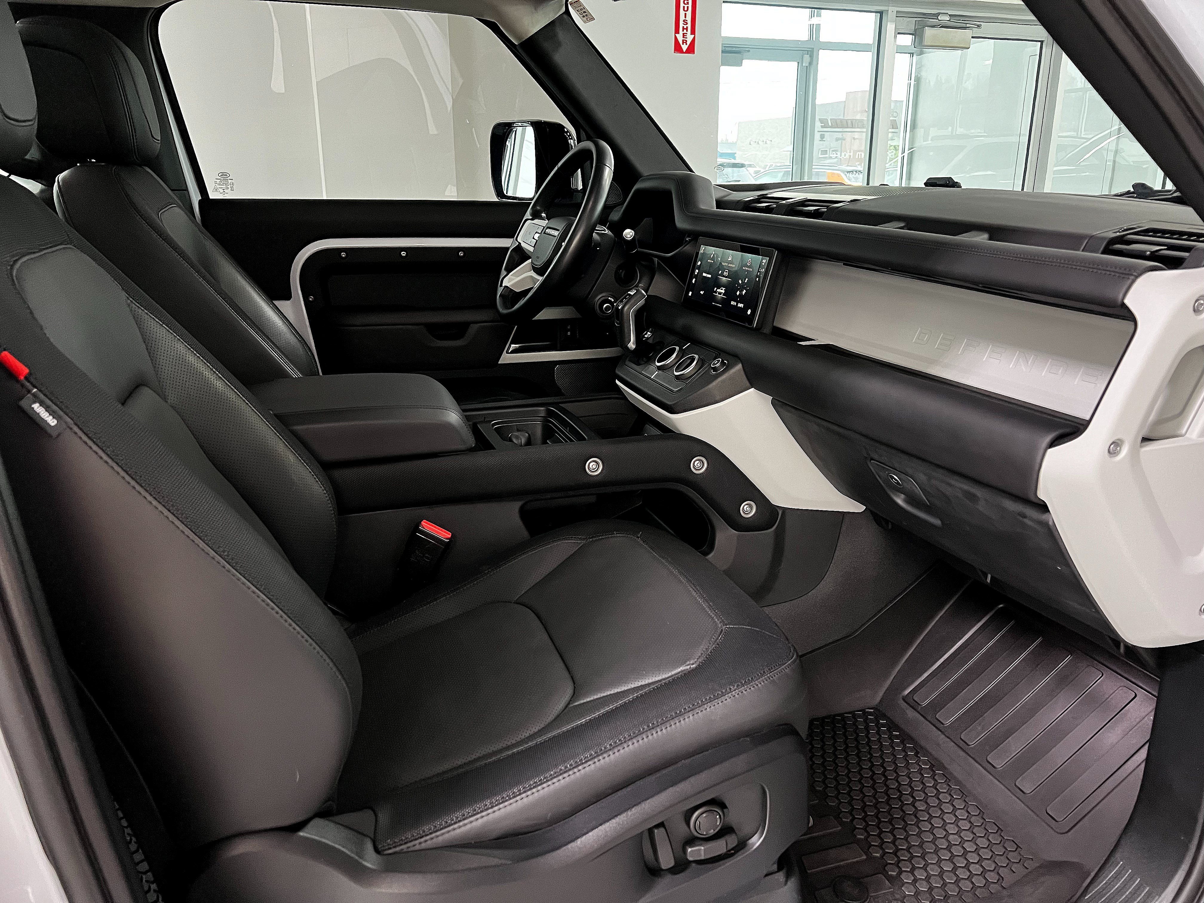 Used 2023 Land Rover Defender 90 X-Dynamic SE AWD/4WD image 26