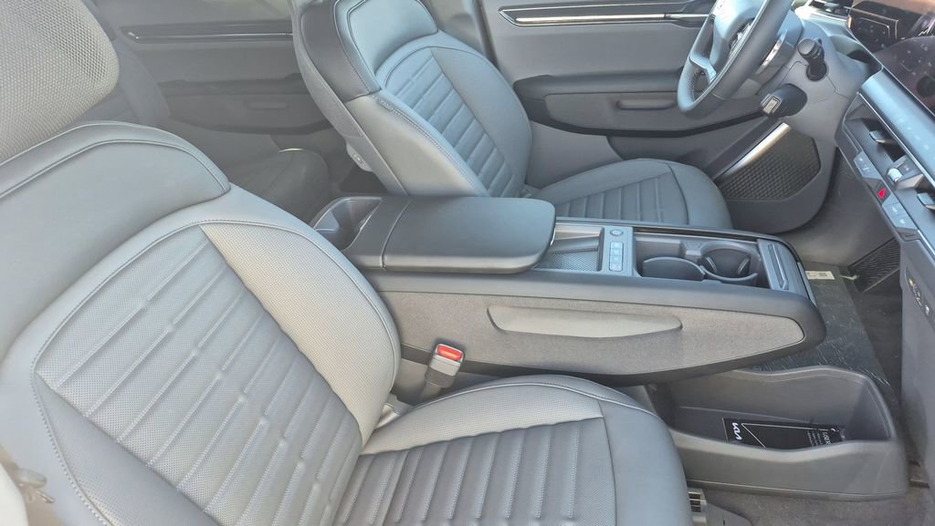 New 2026 Kia EV9 Land image 17