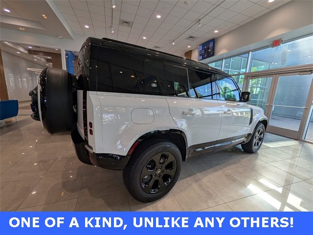 Used 2024 Land Rover Defender 110 S image 13