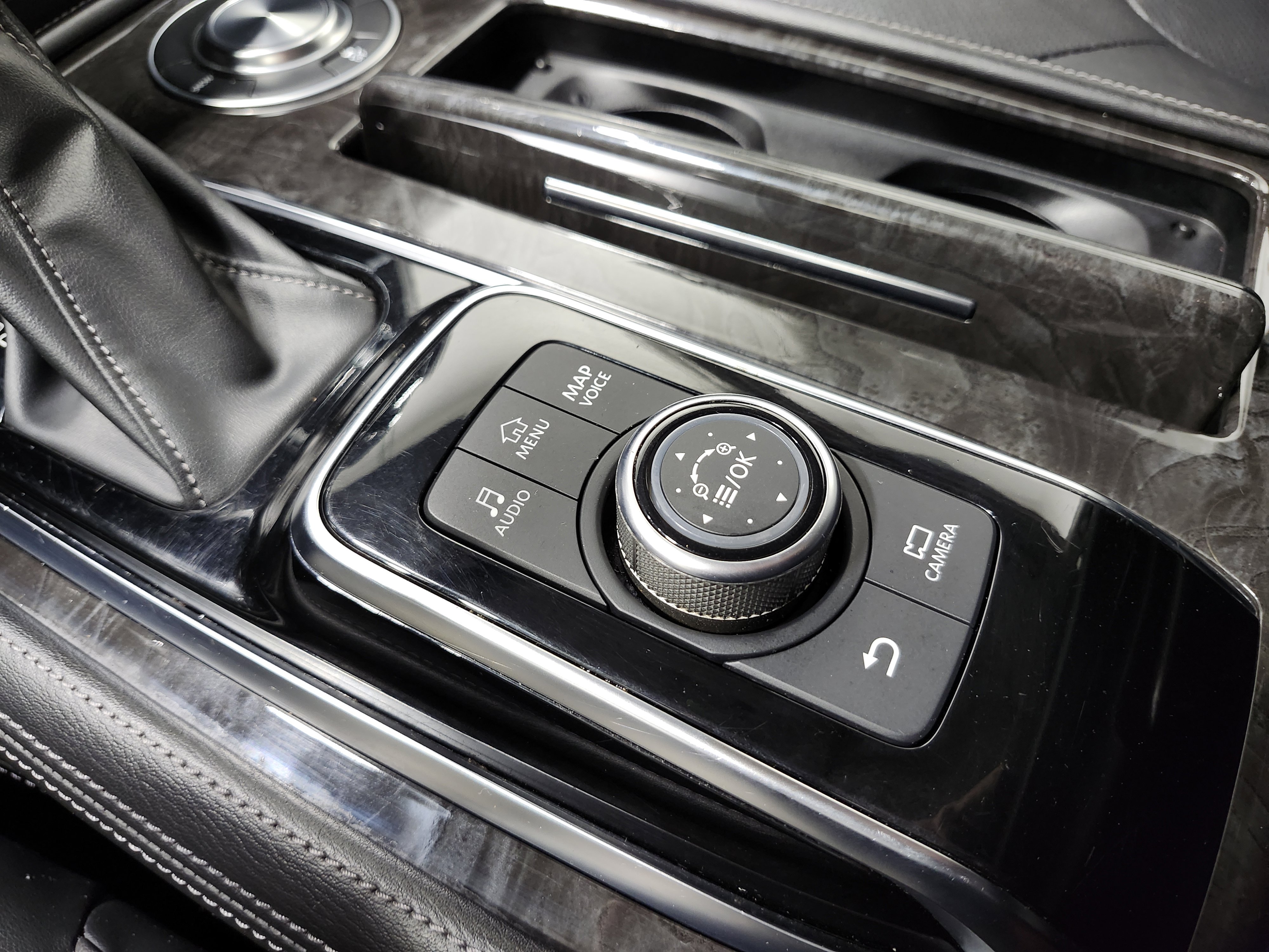 Used 2023 INFINITI QX80 Luxe w/ Cargo Package image 12