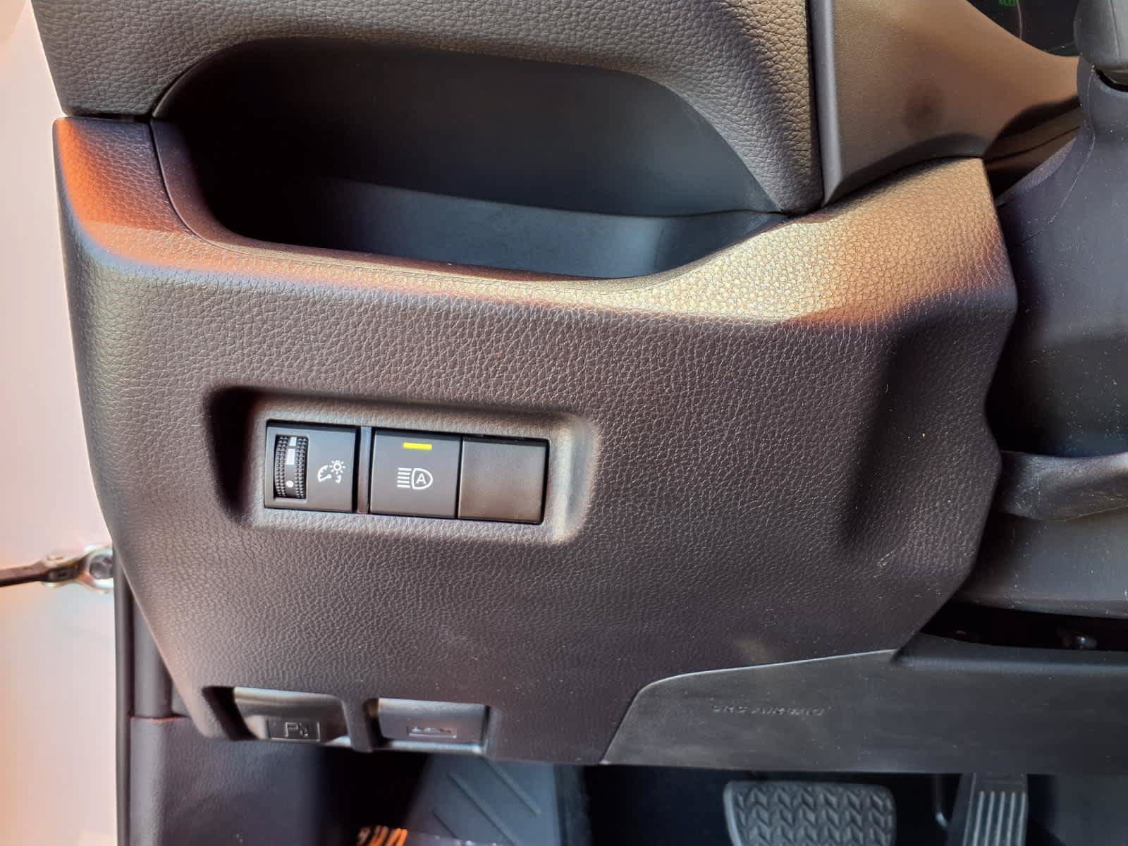 Used 2025 Toyota RAV4 XLE FWD image 17