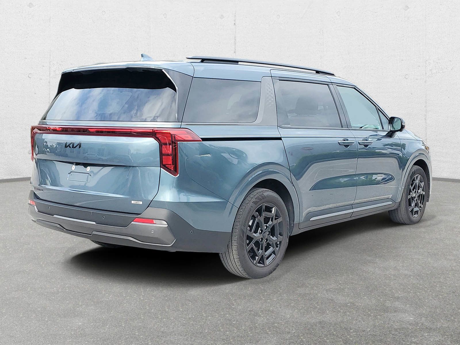 Used 2025 Kia Carnival SX w/ SX Dark Edition Package image 6