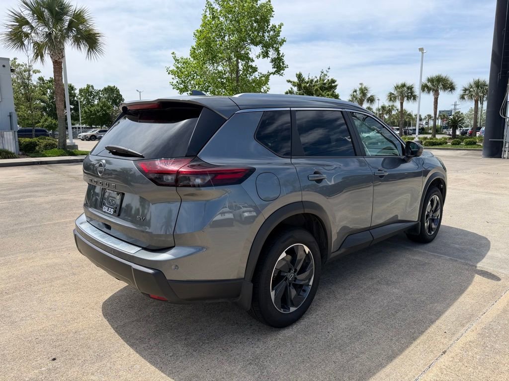 Used 2024 Nissan Rogue SV w/ SV Premium Package FWD image 5