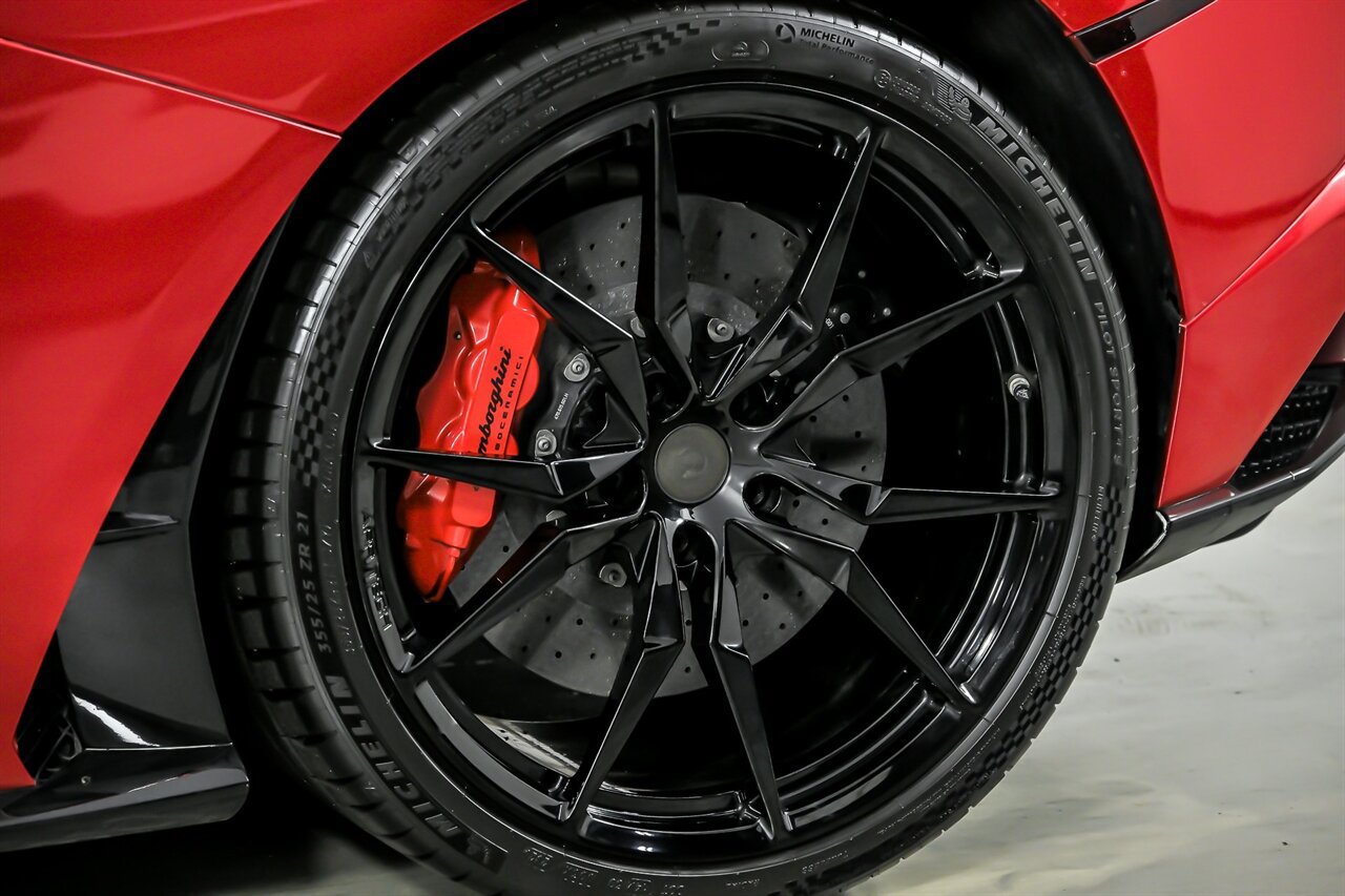 Used 2019 Lamborghini Aventador S AWD/4WD image 9