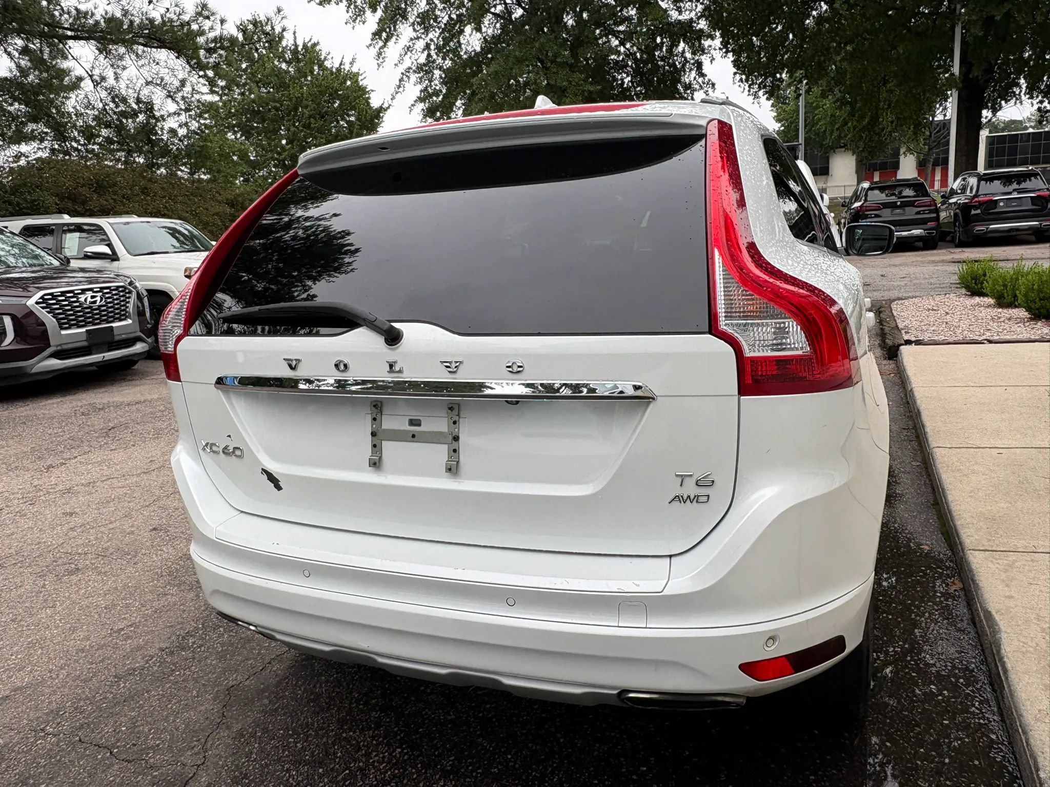 Used 2016 Volvo XC60 T6 w/ Proximity Package AWD/4WD image 6
