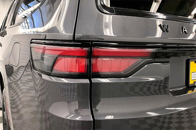 Used 2024 Jeep Wagoneer Series II image 33