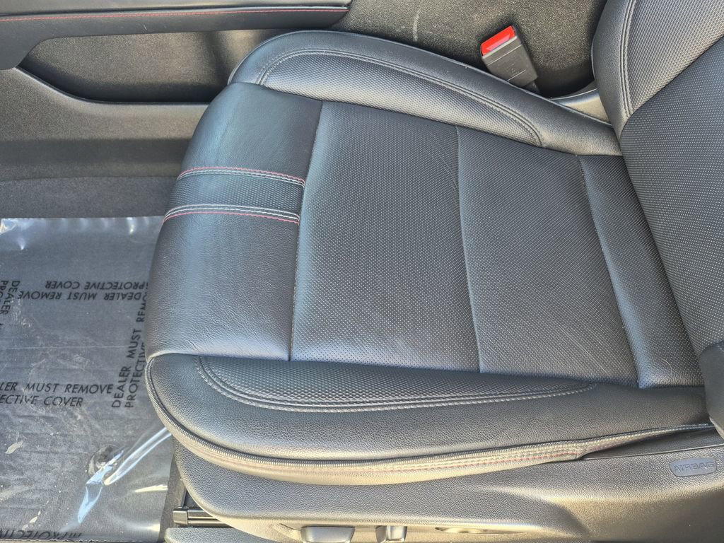 Used 2022 Chevrolet Suburban RST w/ Sport Performance Package image 12