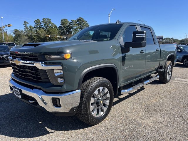 New 2026 Chevrolet Silverado 3500 LT image 3