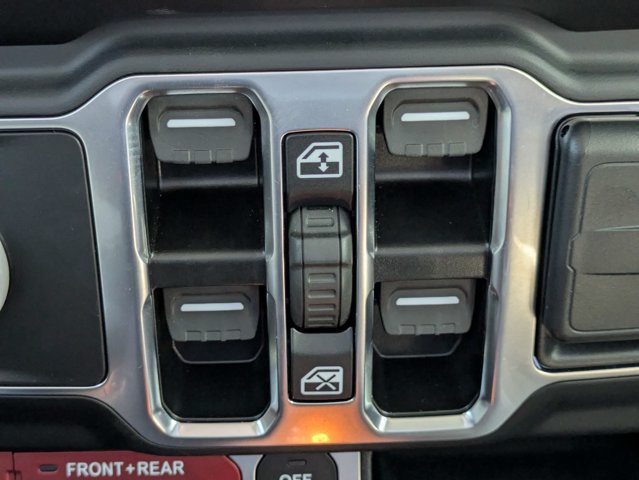 Used 2023 Jeep Gladiator Rubicon w/ Cold Weather Group AWD/4WD image 23