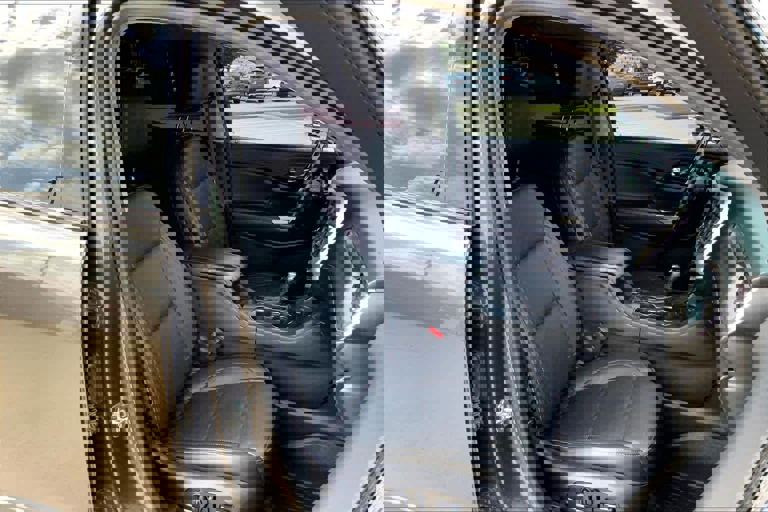 Used 2019 GMC Acadia SLT w/ Black Edition image 9