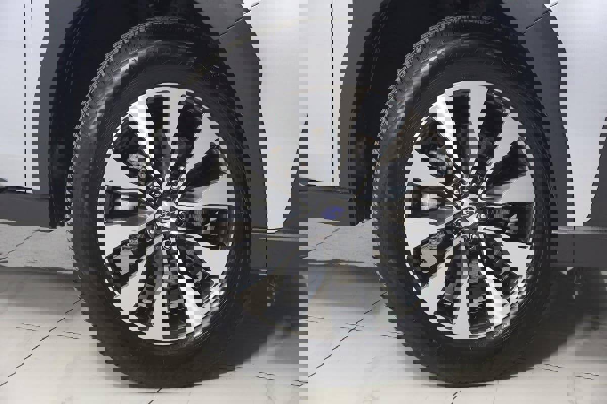 Used 2025 Subaru Outback Touring XT image 16