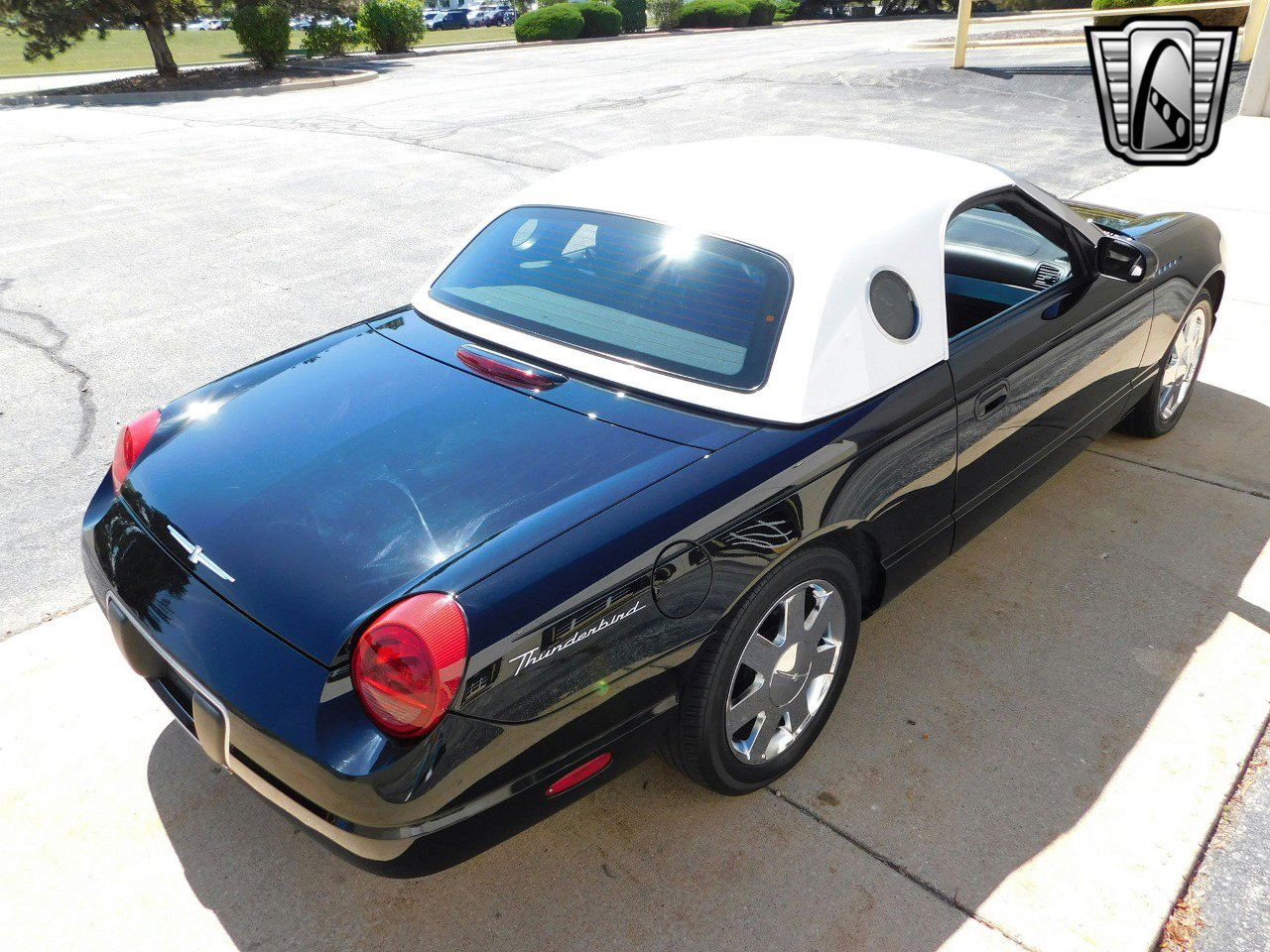 Used 2002 Ford Thunderbird image 3
