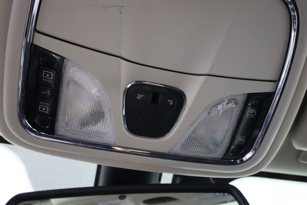 Used 2016 Jeep Cherokee 75th Anniversary image 39