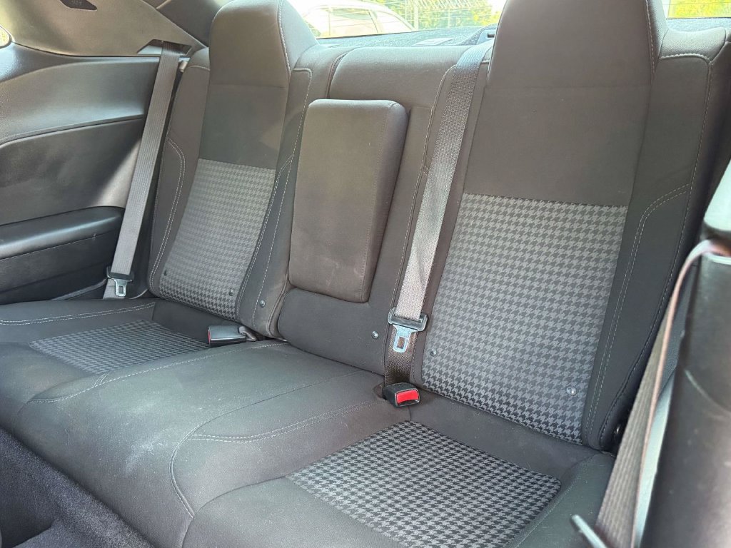 Used 2016 Dodge Challenger SXT RWD image 17