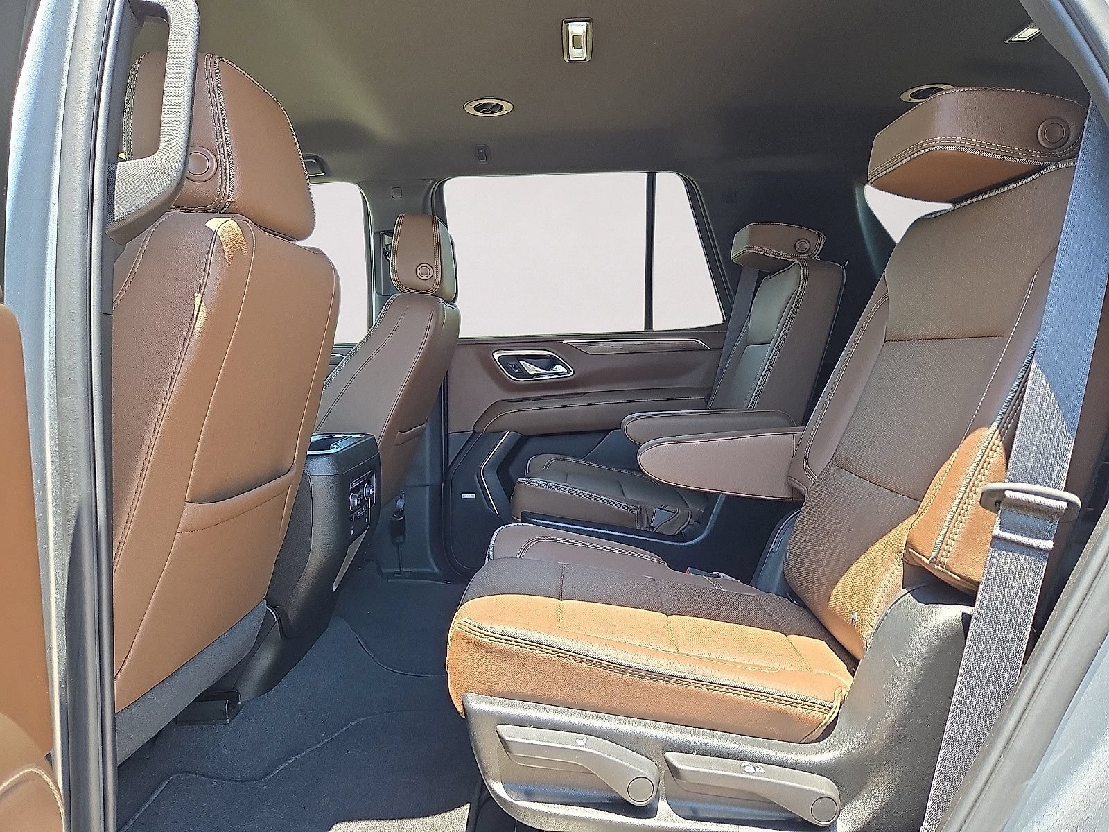 Used 2023 Chevrolet Tahoe High Country AWD/4WD image 17