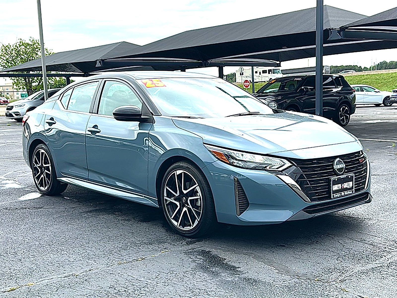 Used 2025 Nissan Sentra SR FWD image 10