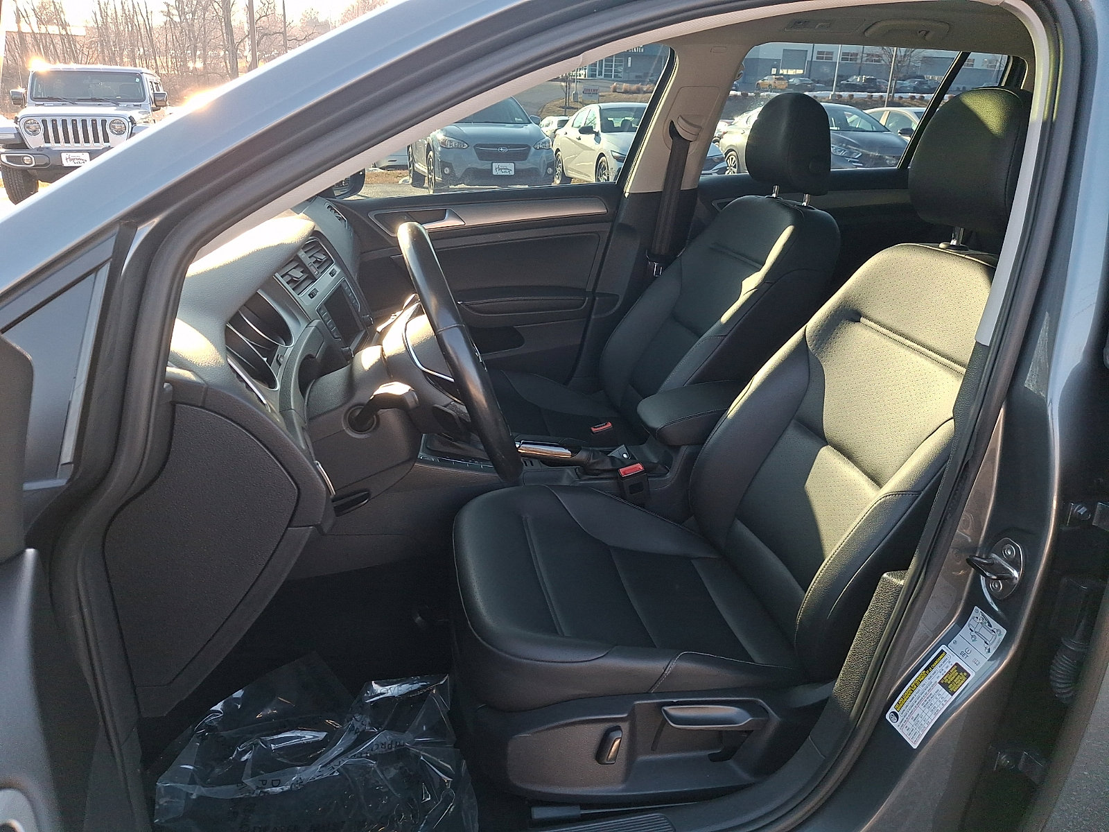 Used 2016 Volkswagen Golf SE image 13