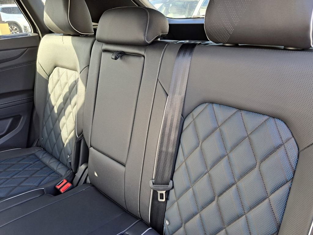 New 2026 Volkswagen Atlas Cross Sport SEL Premium R-Line image 21