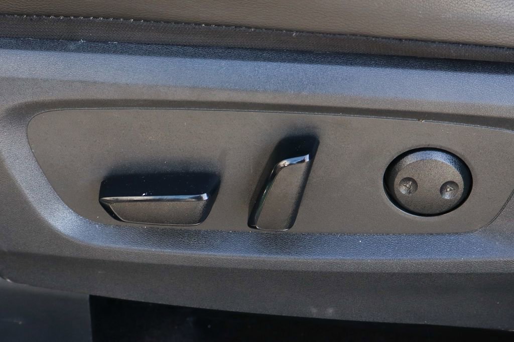 Used 2025 Nissan Pathfinder SL w/ SL Premium Package image 17