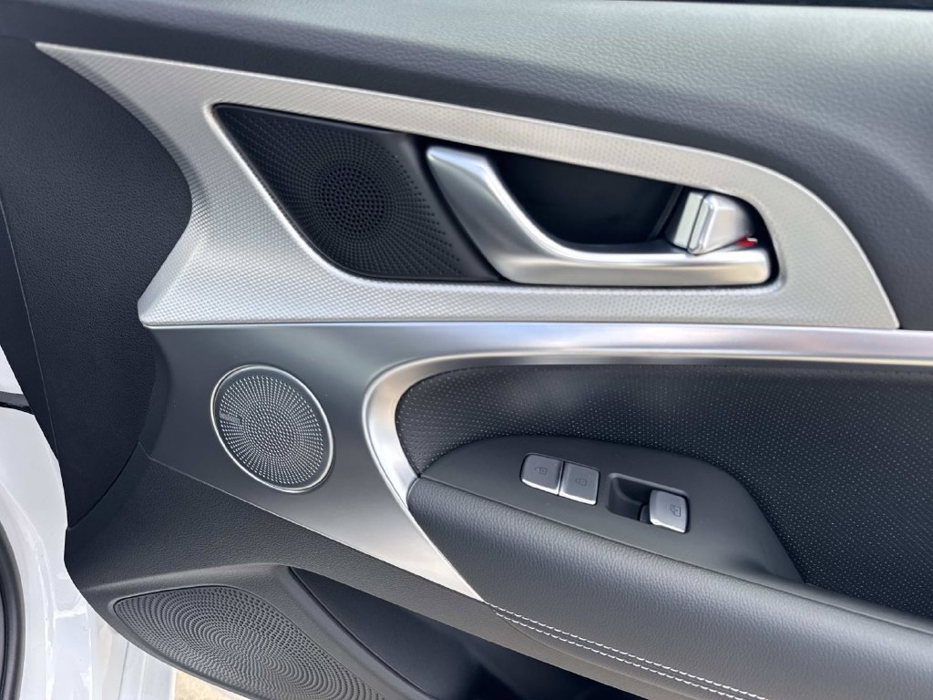 New 2026 Genesis G70 2.5T Prestige RWD image 16