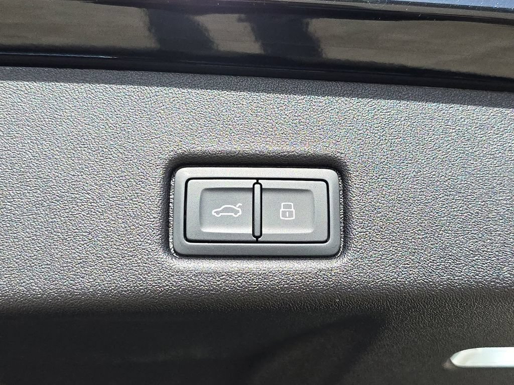 Certified 2025 Audi Q5 Premium w/ Convenience Package AWD/4WD image 13