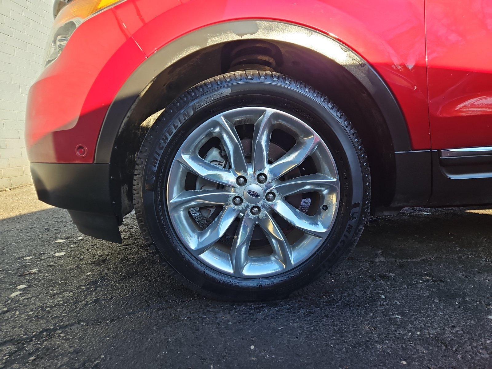 Used 2014 Ford Explorer Limited w/ Equipment Group 302A AWD/4WD image 16