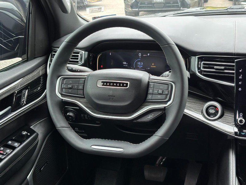 Used 2022 Jeep Wagoneer Series II w/ Flexible Seating Group AWD/4WD image 16