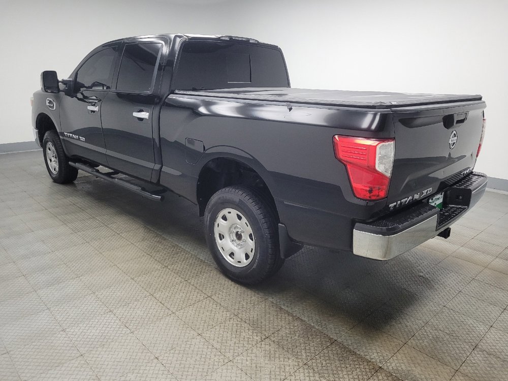 Used 2017 Nissan Titan SV image 3