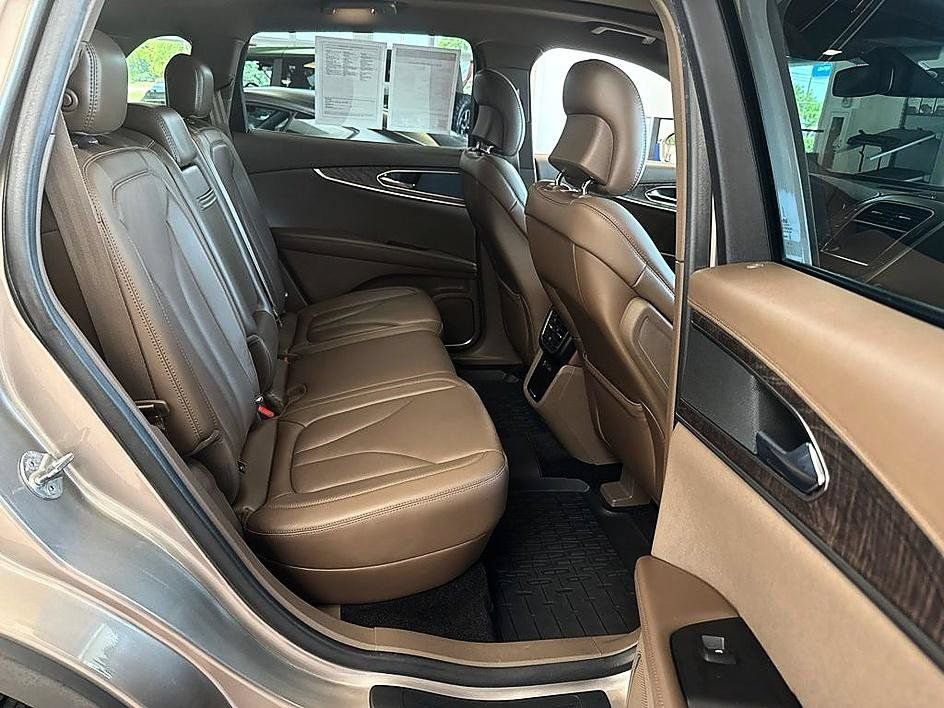 Used 2018 Lincoln MKX Reserve w/ Lincoln MKX Climate Package AWD/4WD image 19