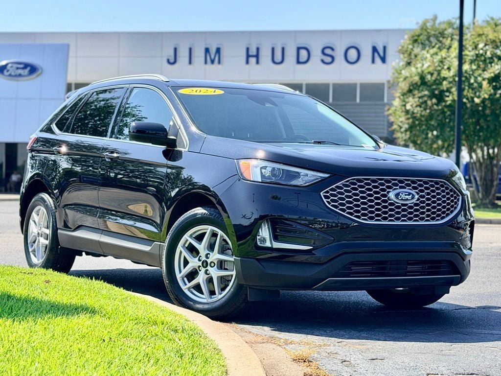 Used 2024 Ford Edge SEL w/ Convenience Package AWD/4WD image 2