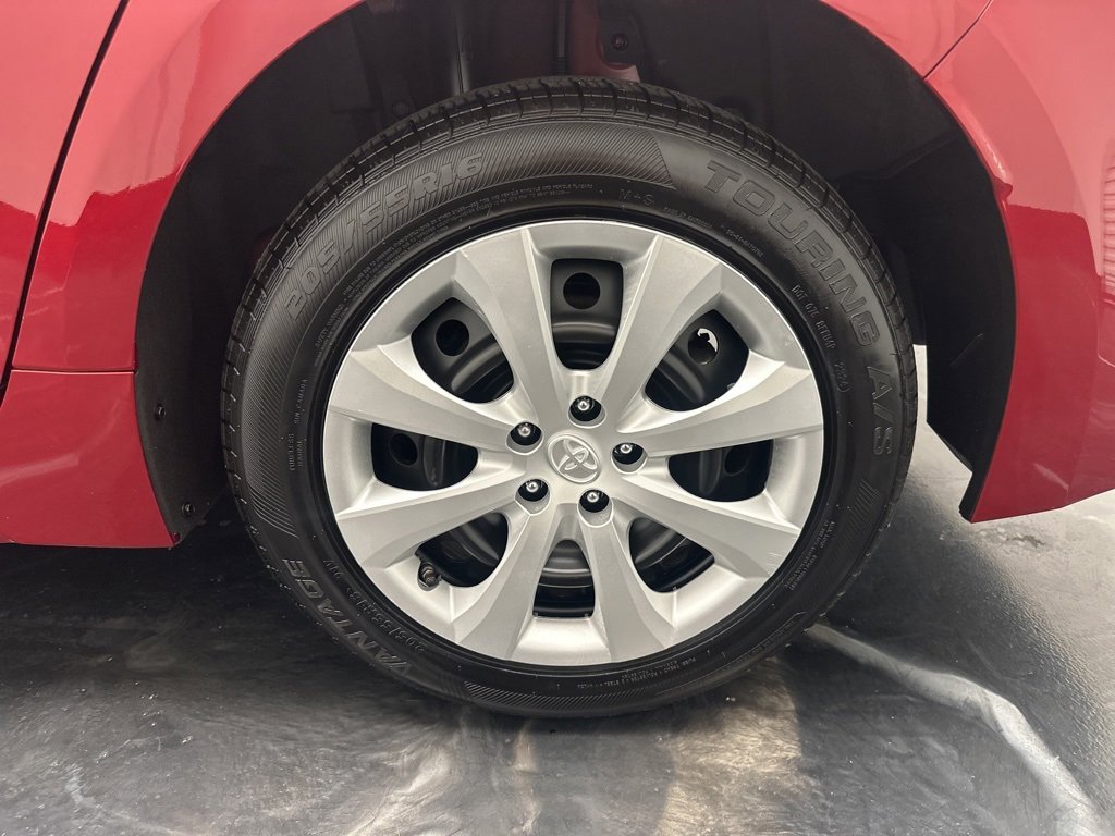 Used 2023 Toyota Corolla LE image 29