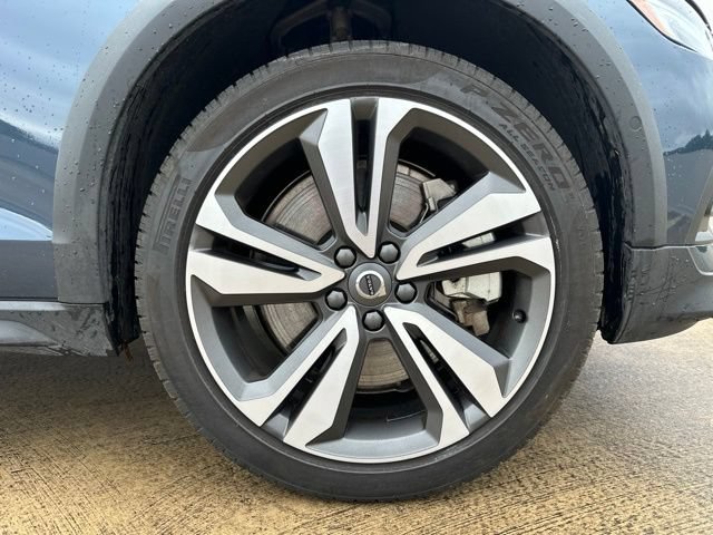 Certified 2025 Volvo V60 B5 Cross Country Plus AWD/4WD image 9